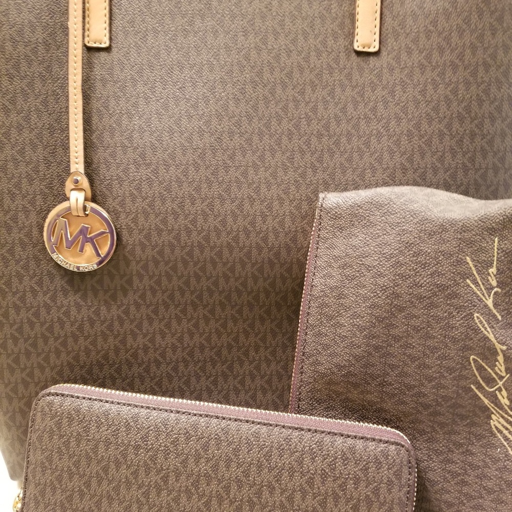 3 piece Micheal kors limited edition set